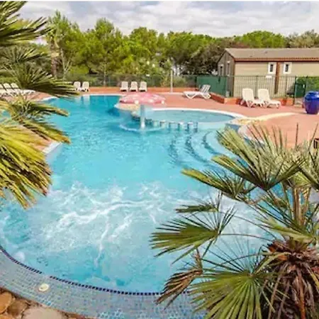Chalet Climatisé 6 Pers., Piscine Chauffée, Parking, Terrasse Teck, Calme Près Plages Et Commerces - Fr-1-607-59 Agde