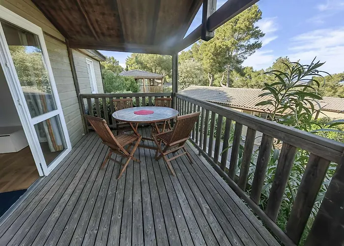 Chalet Climatisé 6 Pers., Piscine Chauffée, Parking, Terrasse Teck, Calme Près Plages Et Commerces - Fr-1-607-59 Agde