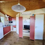 Σαλέ Climatise Pour 6, Calme Avec Piscine Et Parking - Fr-1-607-59 Agde